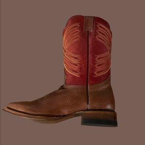 • 100% leather, leather soles, leather stacked heels, square toe, hand crafted